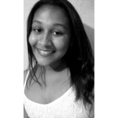 Sou filha, serva e adoradora do Rei dos reis. Trago nos pulmões o fôlego do Altíssimo Eu sou o bom perfume de Cristo.  ❤  João 3:16♡