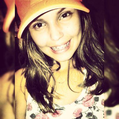 - Chamada de menina com a pose de mulher .. '✌