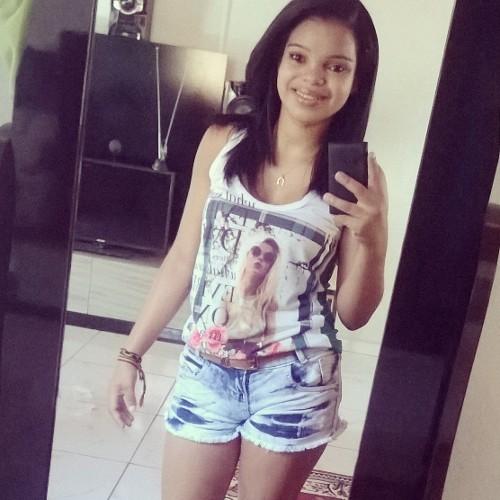 Country é meu estilo Rodeio é minha paixão levo o sertanejo no peito E a viola no coração..  ❤