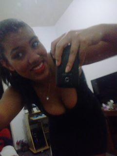 PinhelliTaina's profile picture. 