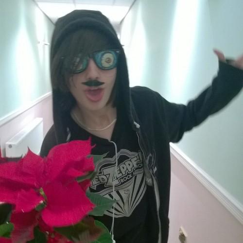 Skateboarder, Photographer, Gamer, Music lover, I dunno... Creepy twat? Just follow me I'm sure I can make you laugh...
