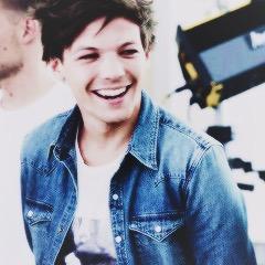 follow @larrylovebite! she follows back! just ask!
