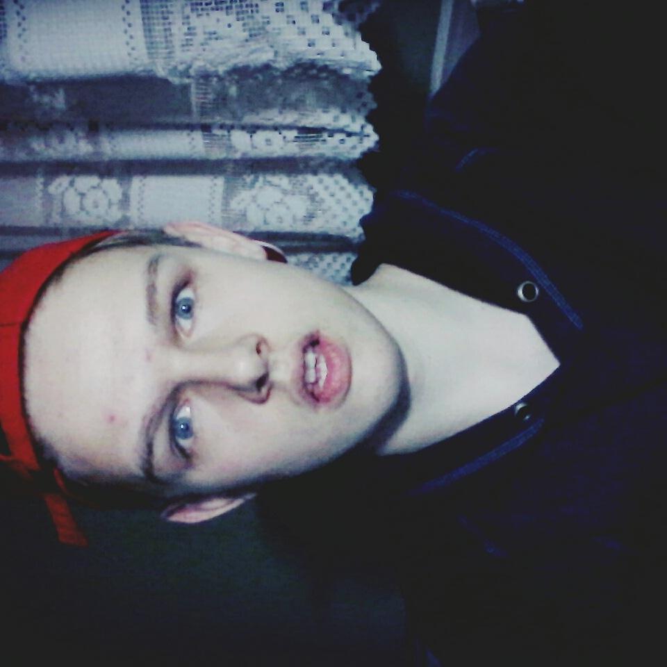 Im a teen who likes to make youtube videos.
