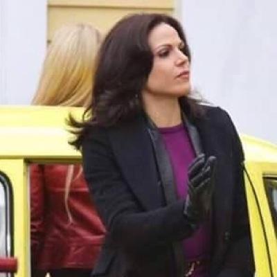 My heart once belonged to Robin Hood but now I believe it belongs to @TheQueensSwan Our son is @SaviorsBeliever #SwanQueen #MatureRP 18+
