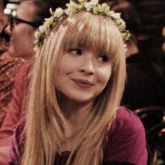 14. 《I'm fine beliving that nothing much is going to happen for me》Riley's best friend. •Artist• Taking on the world.