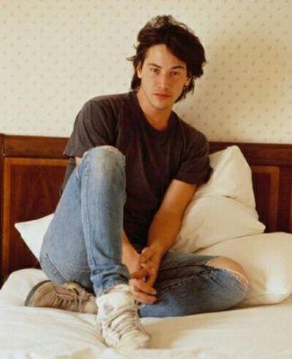 loosecanons_'s profile picture. i'm not a player i just cry a lot. 

he/him. short 👑.