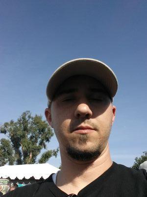 Nature lover, artist, plant grower, life lover, never fake or phony, peace one love I and I