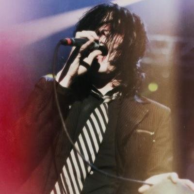 Follow @ieroxxleith