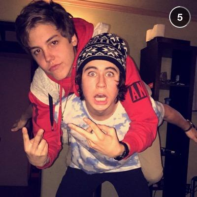 Follow @nochilllmatthew because she gave you this free follow ask for a fb!