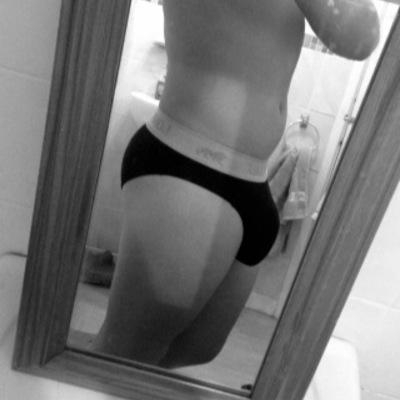 I love guys wth six packs and straight guys that send nudes