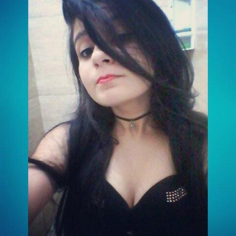 amo a banda calypso  e adoro sair com meus amigos,.sou solteira e curto muito Herry potter,SOU DIVERTIDA !