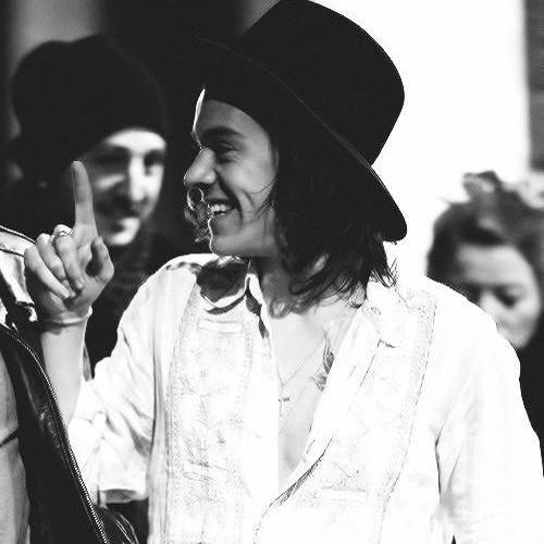 Third Styles triplet.
Daddy Styles.
Half Demon.
Bi.
Don't fall. I don't believe in love.