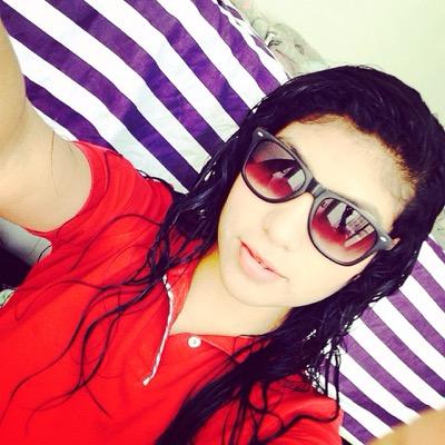 IvonneOlva's profile picture. 