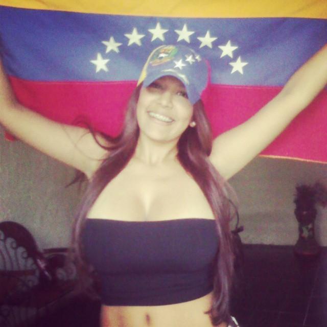 Venezolana, sin importar que sea mujer amo mirar futbol, Activista de @VoluntadPopular Trujillo,Desquiciada por @arcangelprrra