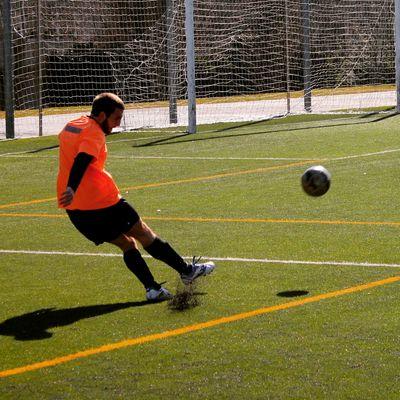 angelugena's profile picture. Estudiante de magisterio en educación primaria en la UCM. Titulado en TAFAD. Entrenador de fútbol base.