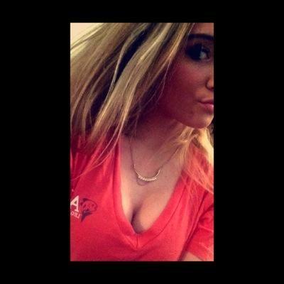 samanthaaa_9's profile picture. Softball