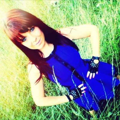 Singer, songwriter, session recording artist, vocal coach and director of Apogee Stars Stage School teaching
Musical Theatre, singing and drama.