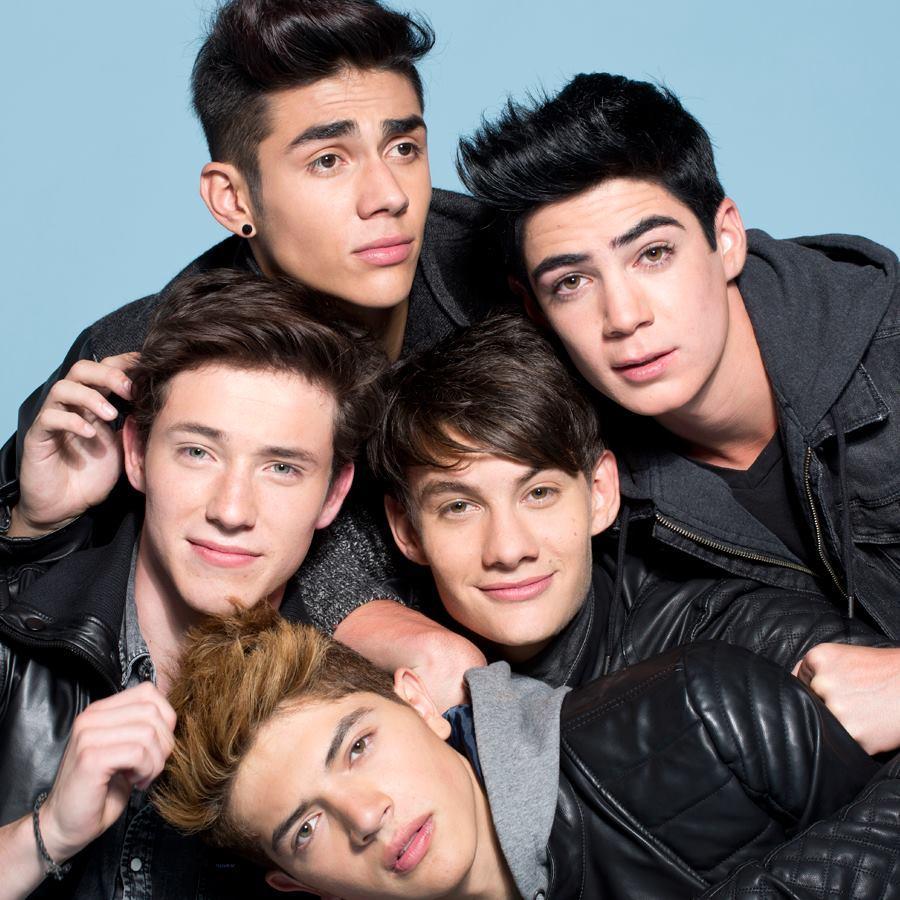 mis amores son CD9 los amo muchisismo Alonso,Bryan,Alan,Jos,Fredi mis admiradores ;)