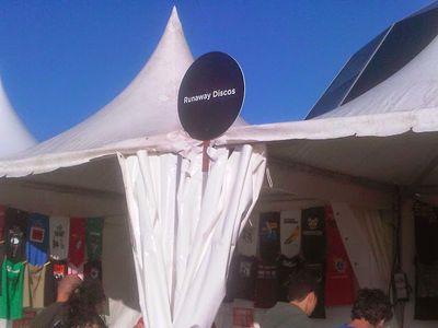 runawaymusica's profile picture. El 1 de abril de 1993 abrimos nuestro primer local en C.Santa Creu,aquí empezó RUNAWAY... Llevamos organizando numerosas actividades relacionadas con la música.