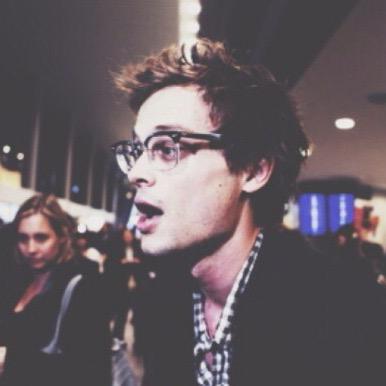 follow @stopbellamy !!,,