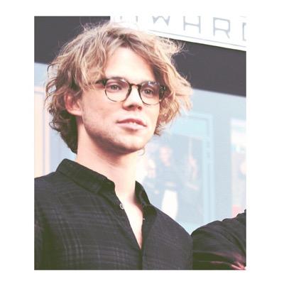 FOLLOW @sugarkissnjh and @IamRareBear for solos with nouiam/5 or muke/4