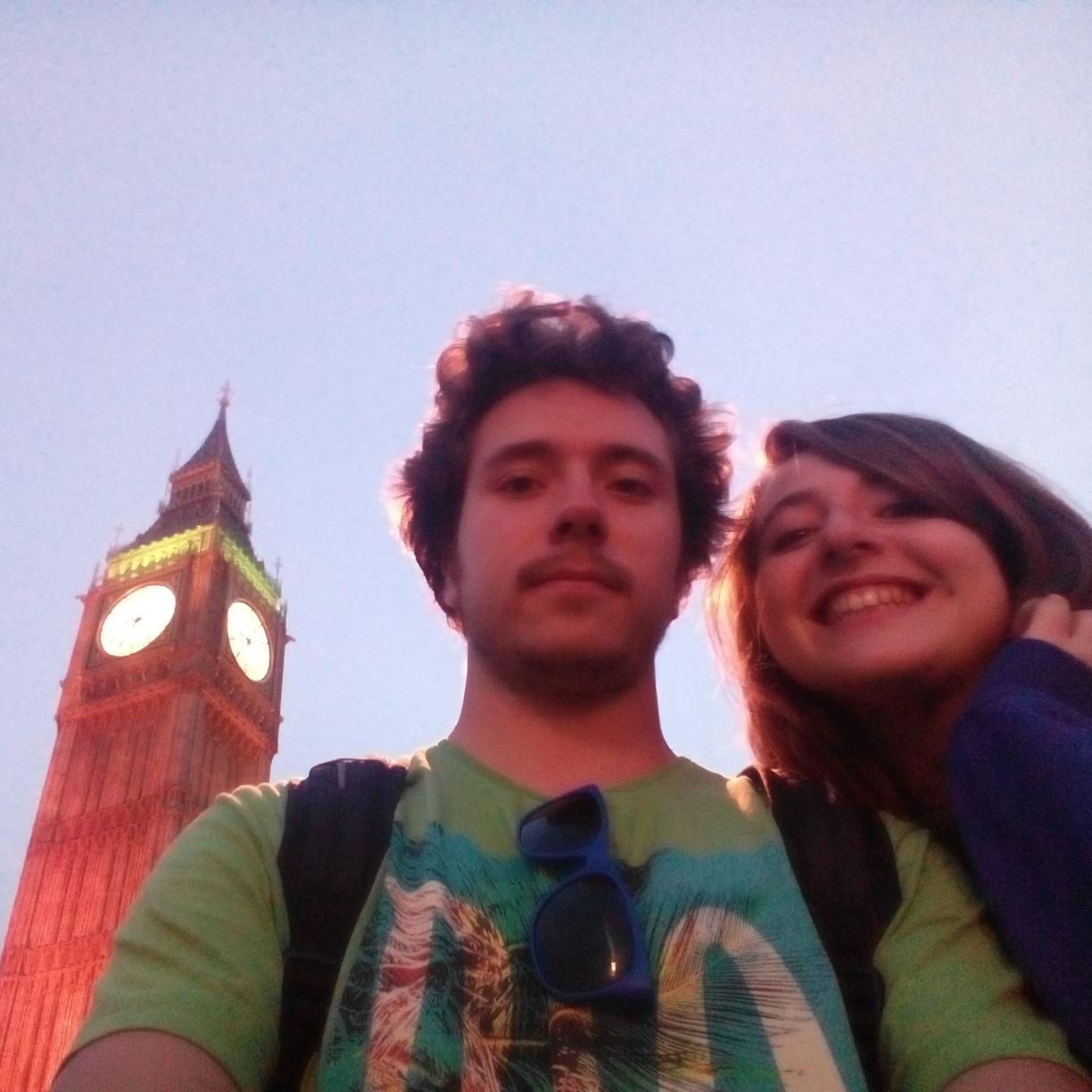 Biólogo por la UCM. Actualmente en Gante, después quién sabe!! No pienses que estoy muy triste si no me ves sonreír, es simplemente despiste!!