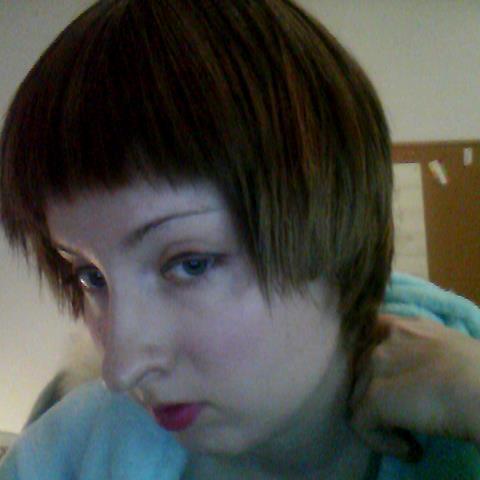 hedgeofgl0ry's profile picture. 