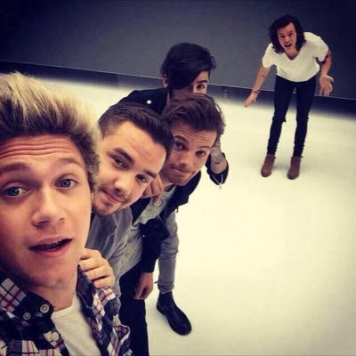 Cause i gave you a free follow you should follow @Jessicaa__1D