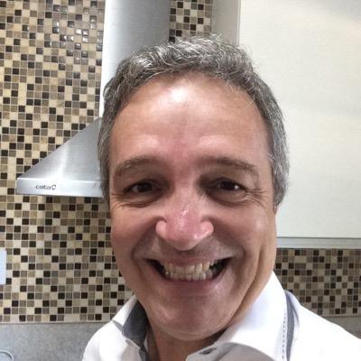 Empresário no ramo de Construção Civil. Trabalhar é importante, dinheiro é conseqüência