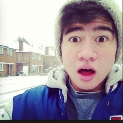 since you got this free follow please go follow  @5calumsofsumer