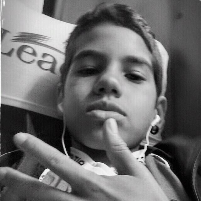 #Chupa Dilma              me segue q eu te sigo