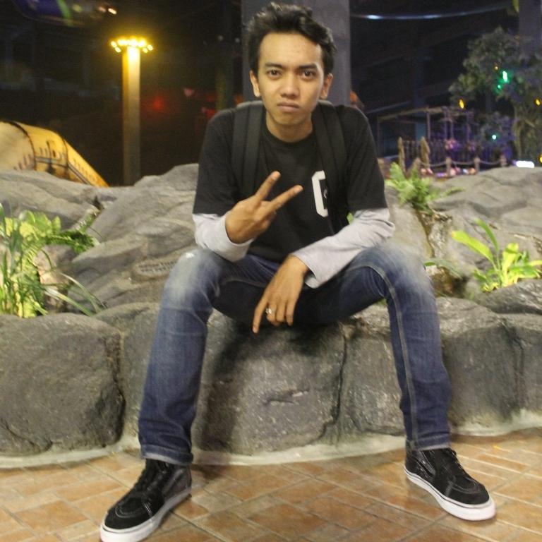 stay real , stay loyal , or stay away from me.