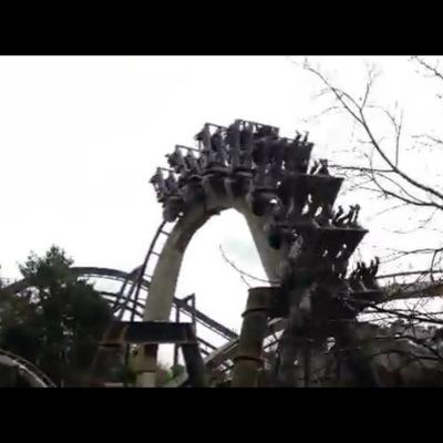 Welcome to live at the parks, join us for live updates from theme park, amusement parks, fairs and other attractions! We also do theme park gaming on Minecraft.