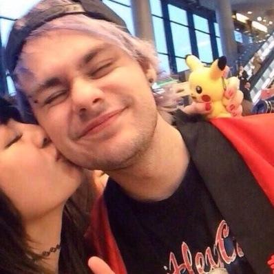 @luke5sos should follow me