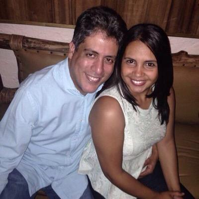Yo solo yo, con miedo de esta sociedad, tan abusiva, tan corructa... Pero Con Dios en mi corazon.