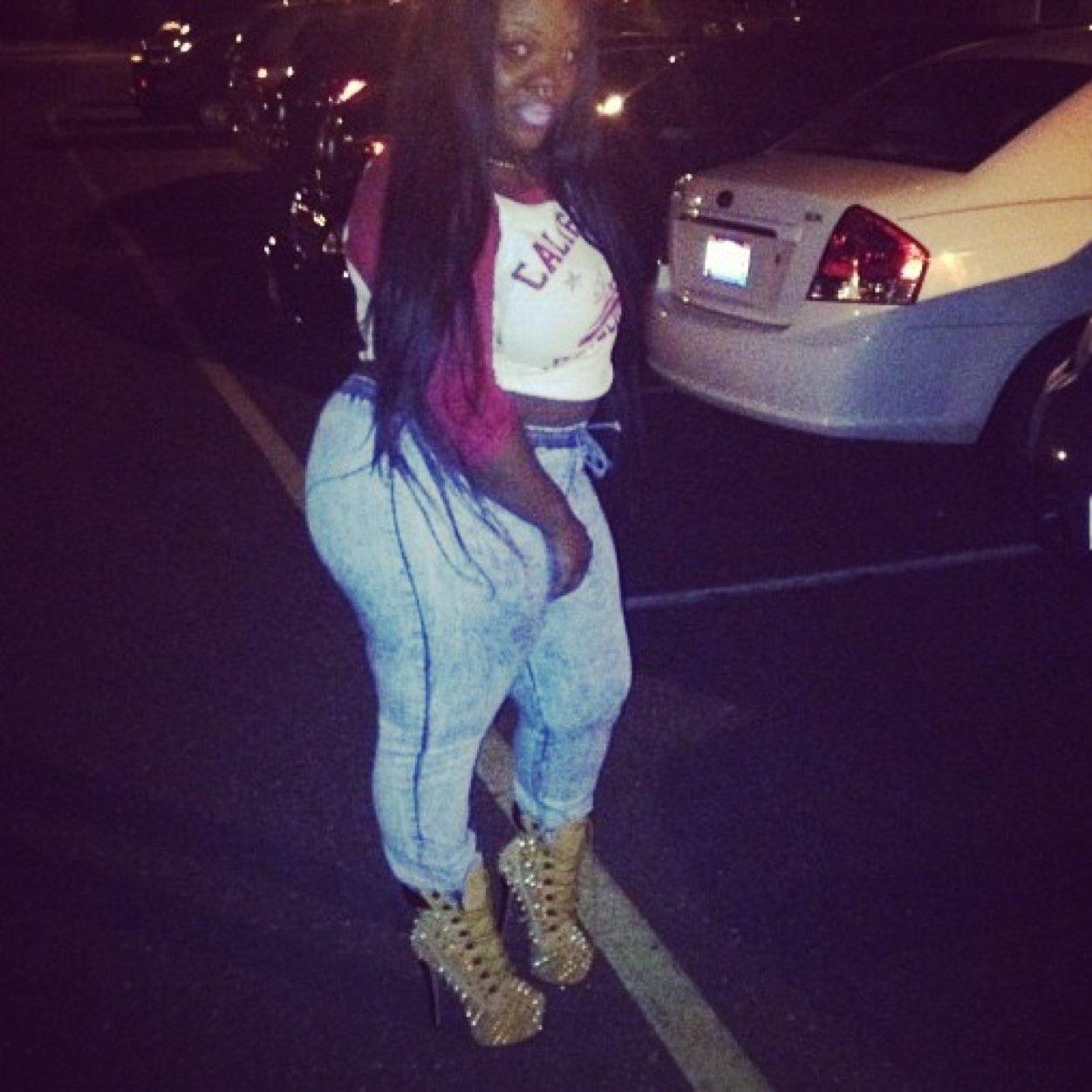 ✨ Jakai mom ;💙 just stayin focused ! IG-@brittanyinayah
