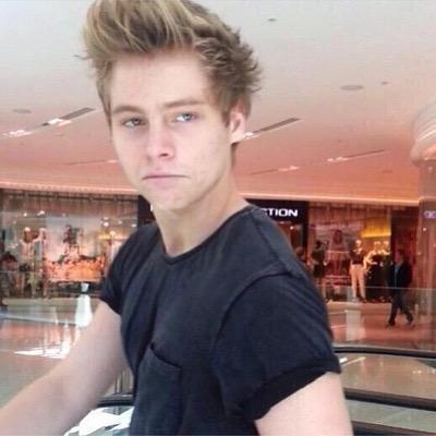 jolinebrownn's profile picture. 