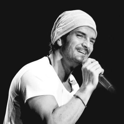 Soy una chica dulce,,Mi cantante favorito ricardo arjona,Amo ami family son mi vida y mayor tranquilizante la musica ella es mi mejor medicina.