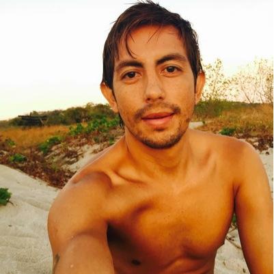 i like surfing, skate and hanging with my friends.. Toshy;-)
