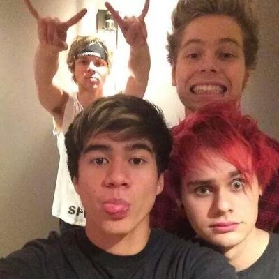 Free follow!! please RT the tweets bellow LETS MAKE THEM WIN!! thanks so much to everyone, you guys are awsome have a wonderful day!! :)