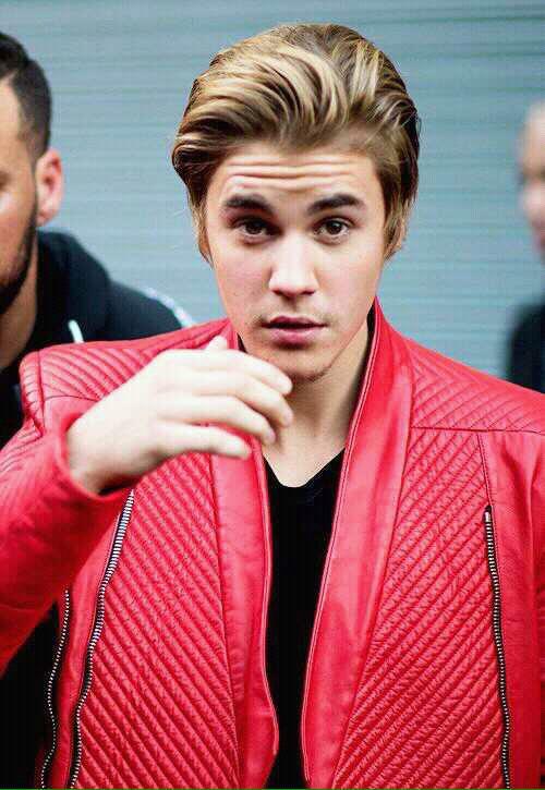 welcome to twitter,l'am belieber and a very good person|14 años|