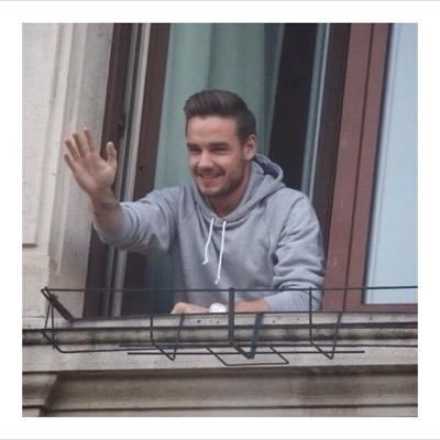 liams timeline looks perfect because your on it. congrats on the follow beautiful this follow is from @picnicwithliam