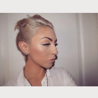 I love Hair| Make Up | Fashion. 
Read My thoughts and opinions.
New to Twitter!