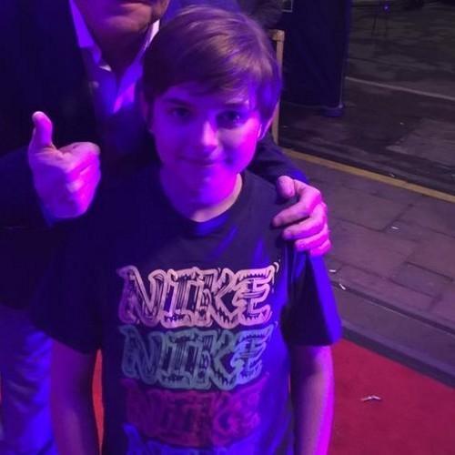 Bobby_BealeE20's profile picture. all you need 2 know is that I KILLED my BITCH sister Lucy cuz she 'started it' And I LOVE MINECRAFT (PARODY)