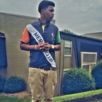 GOD First ☝️ FAMILY ✌️ Headed To the top Eyes Ona $1,000,000 ...... RR100's