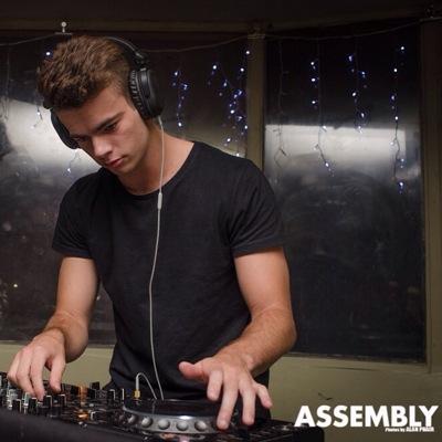 Hi I'm Trvpdoor, and I love bass music and long walks on the beach. DJ/producer MGMT: trvpdoor@gmail.com