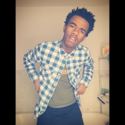 Im a singer i play guitar skateboard and lots of other things that teens love doing. If you wanna get to know me why dont you follow me or look me up on faceboo