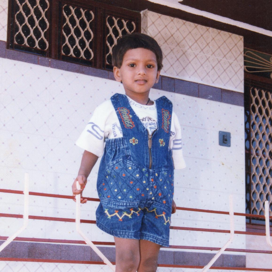 com2speednet's profile picture. 