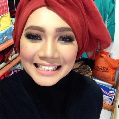 Gemini Hijabs Workaholic GoodListener GoodInDriving Daddy'sDaughter DrHafizi's LoveTravel Degreelife