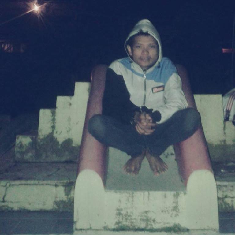 Tetap berhati dalam berbicara. walau menurut kita biasa,belum tentu yg mendengar bisa menerima \(•ˆ⌣ˆ•)/